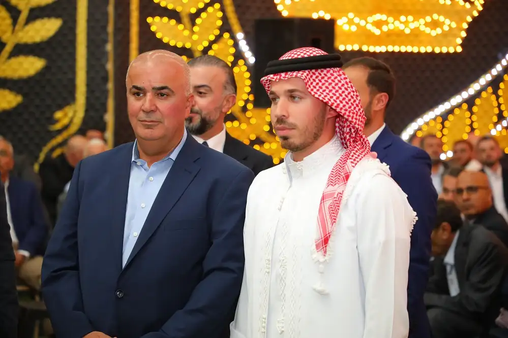 الدباس يولم بمناسبه تخرج ابنه الدكتور