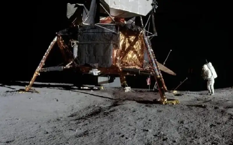 ميناء فضائي قمري.. هل يكون الحل