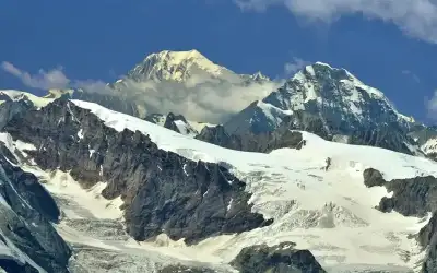 وفاة شاب خلال تسلق جبل في