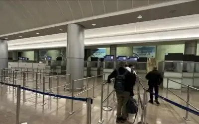 شركات طيران دولية تمدد تعليق رحلاتها