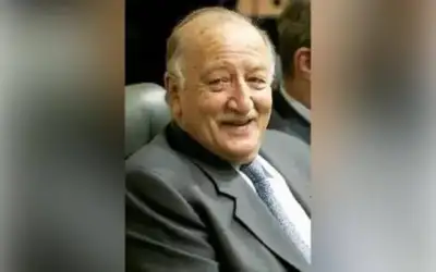الحكومة تنعى رئيس الوزراء الأسبق الرفاعي