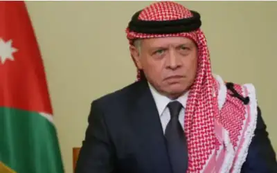 الملك يعزي أمير الكويت بوفاة الشيخ