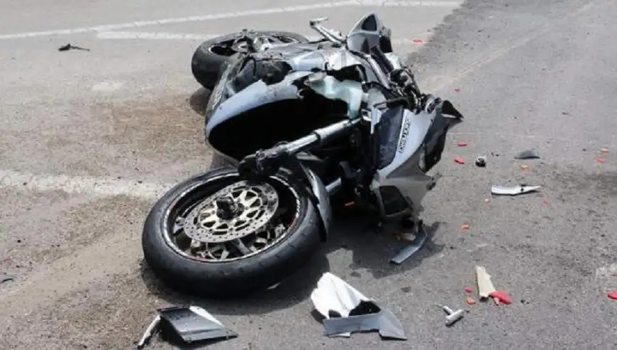 وفاة سائق دراجة بحادث تصادم عند