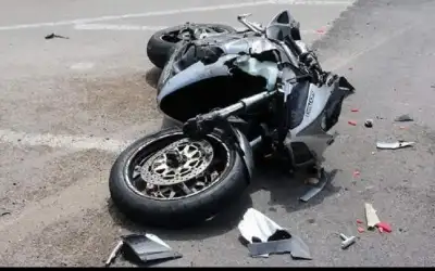 وفاة سائق دراجة بحادث تصادم عند