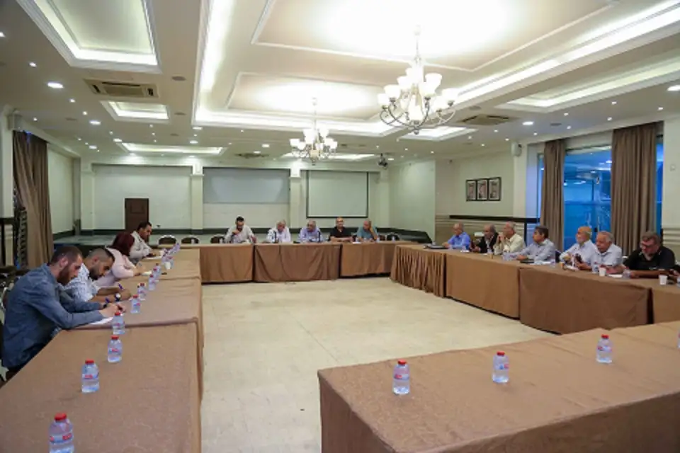 جلسة حوارية بعنوان متطلبات مباشرة العمل