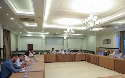 جلسة حوارية بعنوان متطلبات مباشرة العمل