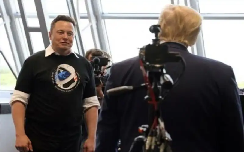 أبرزها هجوم إيران.. محادثة ترامب-ماسك تتخطى