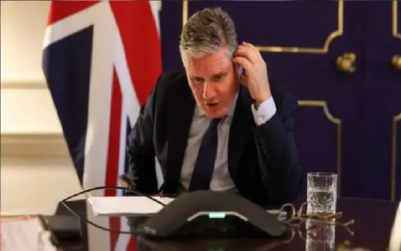 ستارمر يدخل على خط الرد الإيراني..