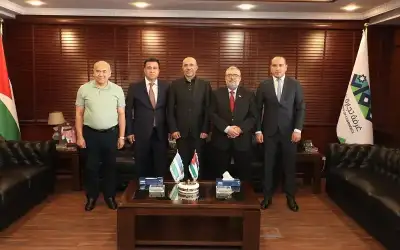 تجارة عمان تبحث مع وفد اوزبكيا