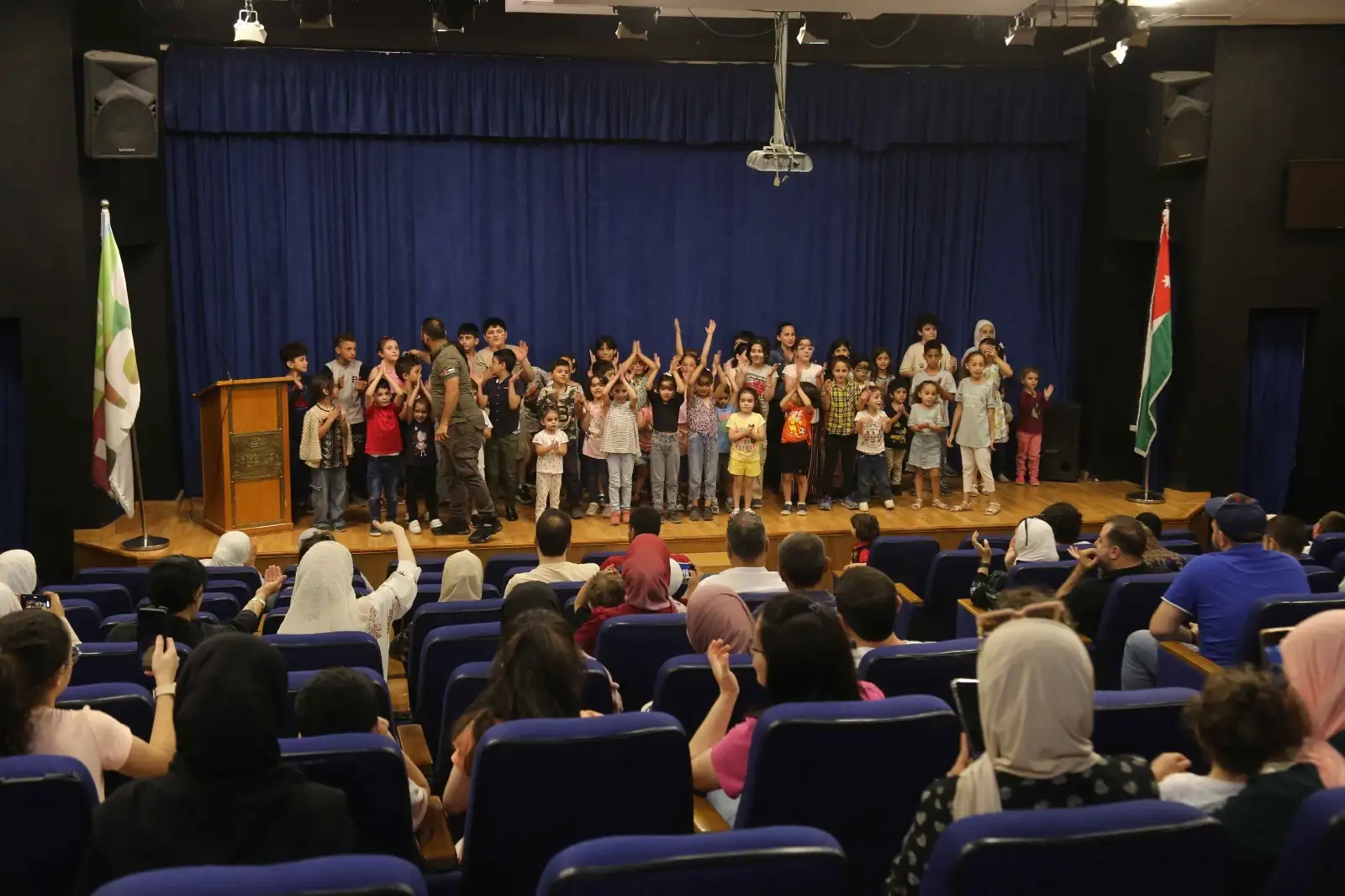 نقابة المهندسين تلتقي منتسبيها في دول