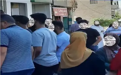 طلبة توجيهي يعتصمون أمام التربية ويطالبون
