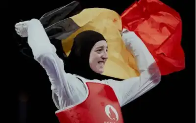 صحفي فرنسي يصف حظر الحجاب على