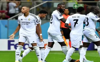 ريال مدريد يتوج بلقب كأس السوبر