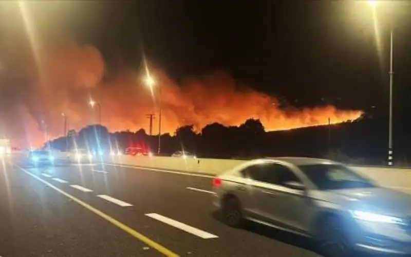 صاروخ من لبنان تسبب في حريق