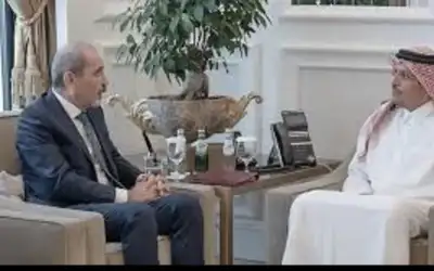 الصفدي يبحث مع رئيس مجلس الوزراء
