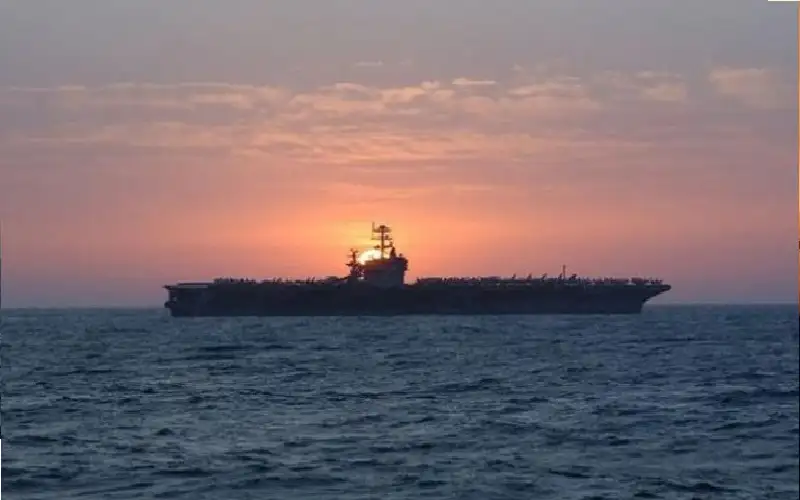 لماذا تبيع البحرية الأمريكية حاملة طائرات