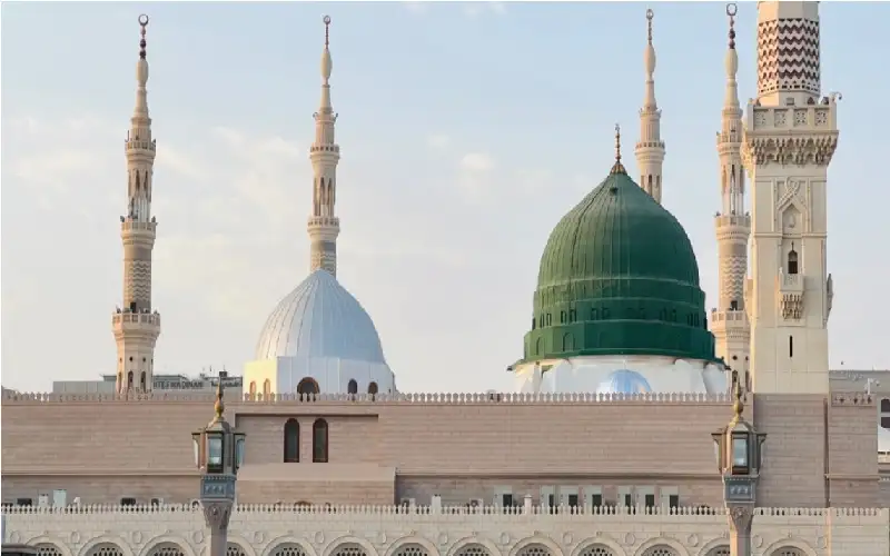 ارتحل من المدينة إلى الشام لتحصيل