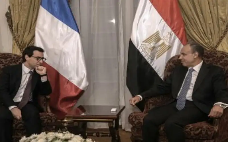 وزير الخارجية المصري: نبذل جهودا خارقة