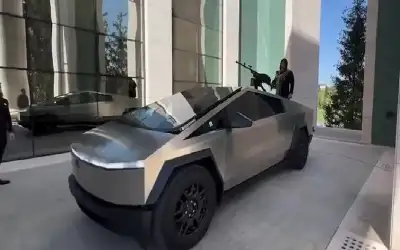 تسلا مسلحة.. قديروف يرسل هدية إيلون