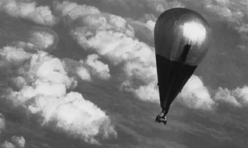 ذكرى أول منطاد يطير آلاف الأميال