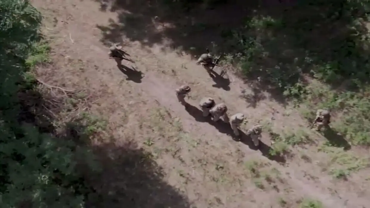 قادة قوات كييف يهددون جنودهم بقصفهم