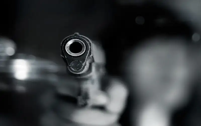 القبض على مطلقي عيار ناري تسبب