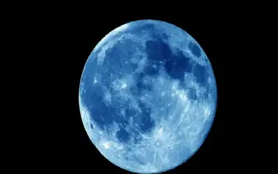 العالم يترقب ظهورا نادرا لـالقمر الأزرق