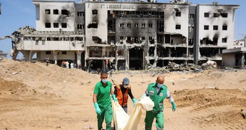 أمر برعاية مرضاه عاريا.. شهادة صادمة