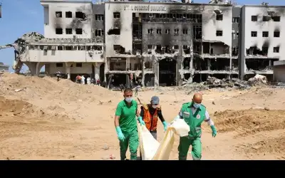 أمر برعاية مرضاه عاريا.. شهادة صادمة