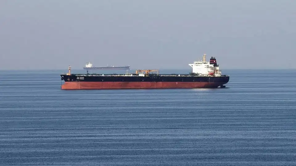 السعودية تشتري 9 ناقلات نفط عملاقة