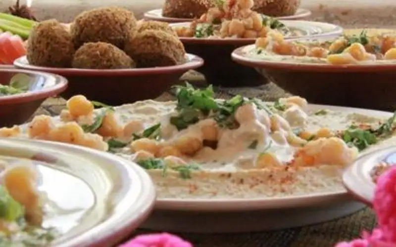 36 مواطنا يغادرون المستشفى بعد اشتباه