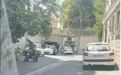 الشرطة الإيرانية تداهم معهدا ألمانيا في