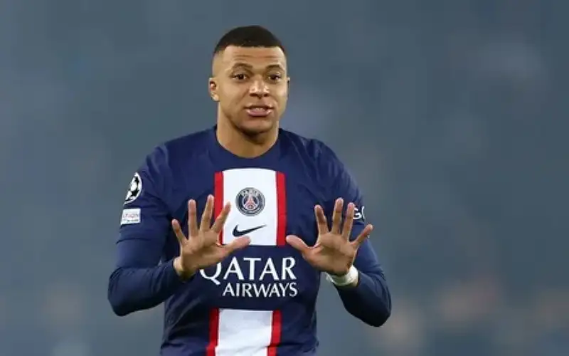 مبابي يطالب باريس سان جيرمان بـ55