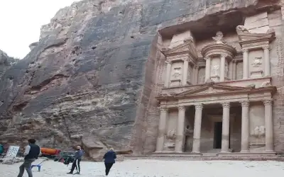 البترا أول مدينة أردنية تصبح عضوا