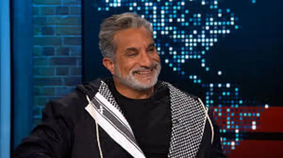 باسم يوسف يفجر مفاجأة ويتصدر الترند