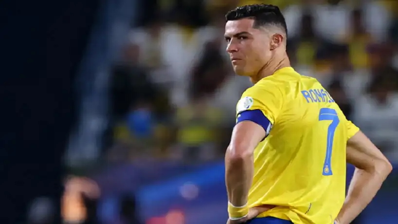 قميص رونالدو مغمس بدم طفل فلسطيني