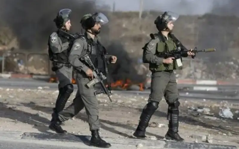 الاحتلال يداهم مخيم بلاطة واشتباكات في