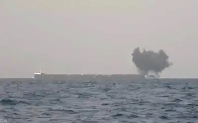 تعرض سفينة تجارية لحادث بالبحر الأحمر
