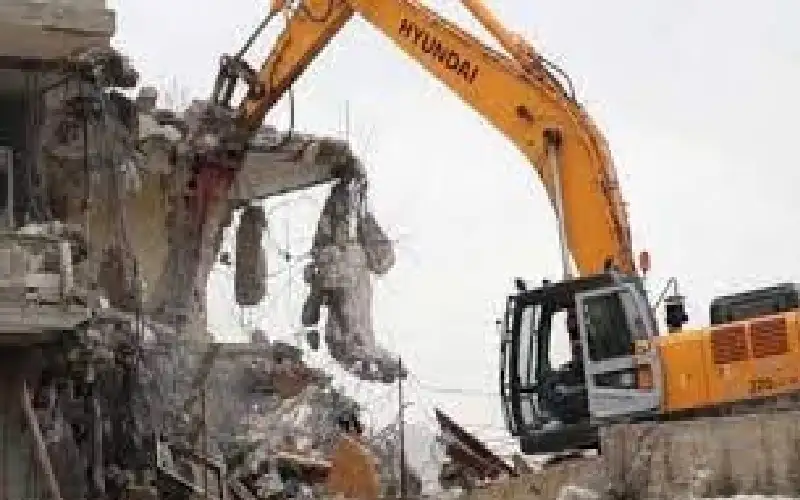 الاحتلال يشرع بهدم منزلين في خربثا
