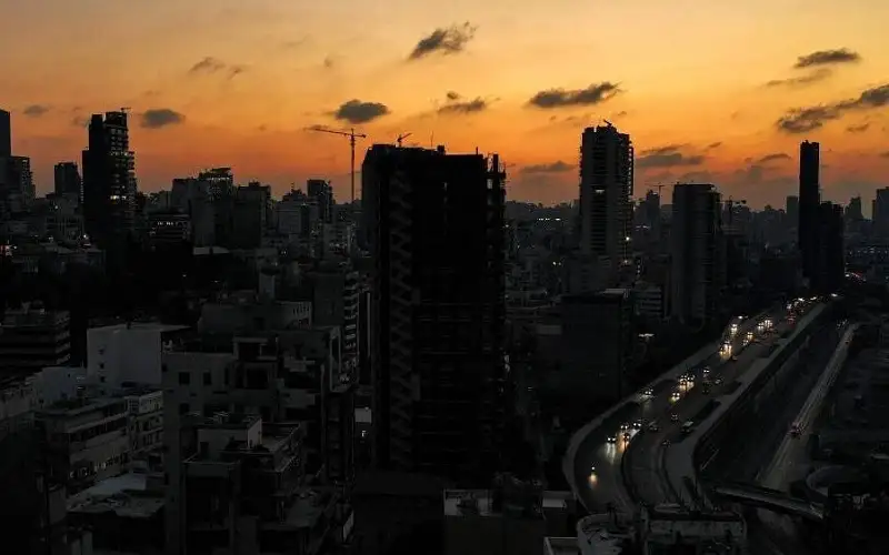 الجزائر ترسل أول شحنة وقود إلى