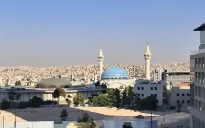 أجواء صيفية معتدلة الأحد وارتفاع على