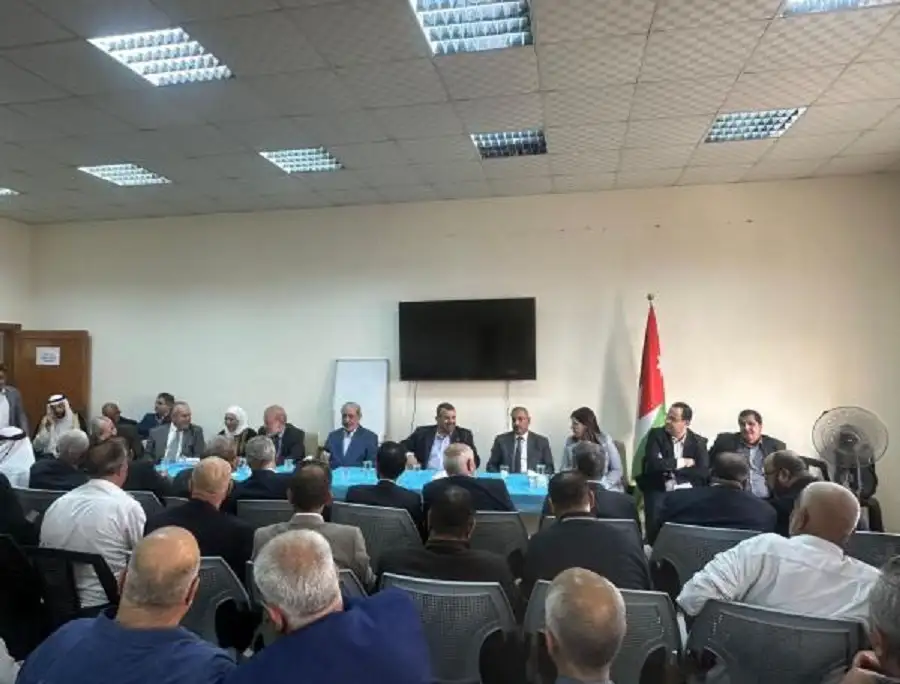 الخصاونة يلتقي أعضاء الهيئة العامة لحزب