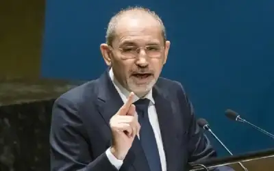 الصفدي: نتنياهو يدفع المنطقة نحو حرب