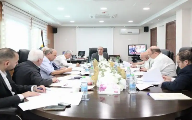 القيادة الفلسطينية ستتواصل مع حماس وفصائل