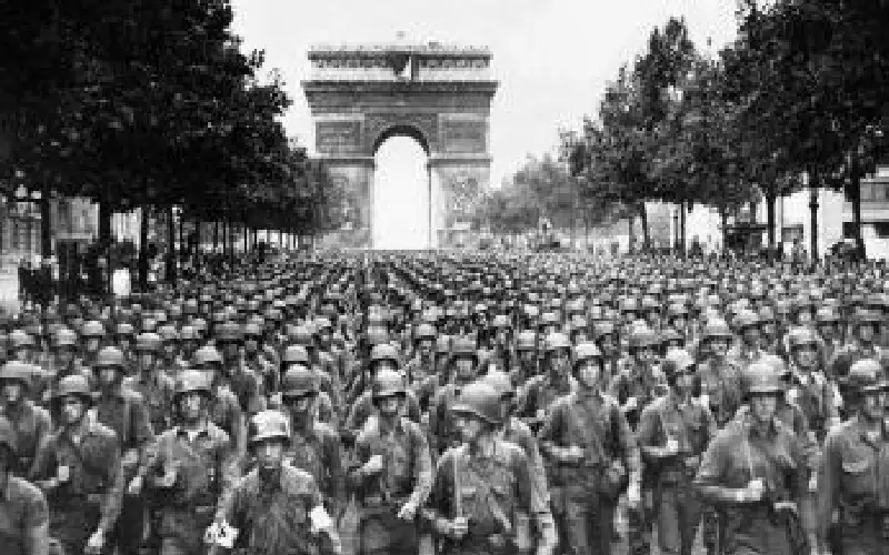 بينما كانت فرنسا تحتل الجزائر.. كانت