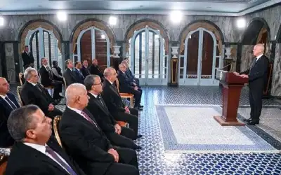 تعديل حكومي واسع بتونس.. ما وراء