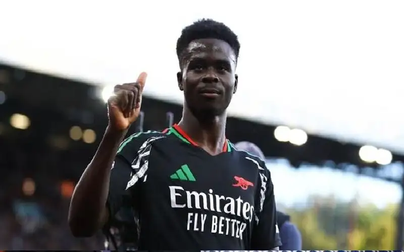 عادل الأساطير.. ساكا يزين قائمة استثنائية