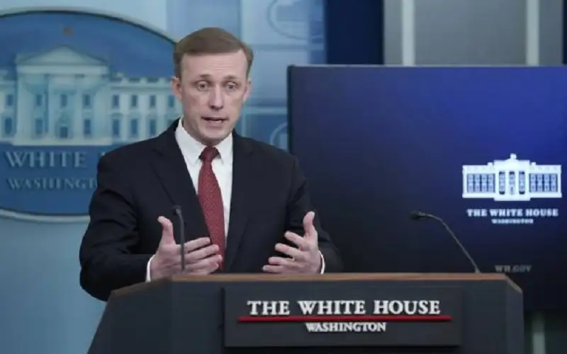 سوليفان إلى الصين لخفض التوترات