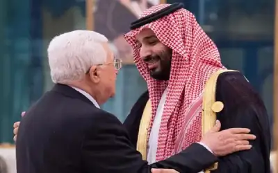 عباس يصل الرياض للقاء محمد بن