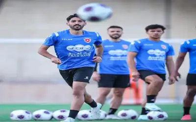 المنتخب الوطني لكرة القدم يلتقي نظيره